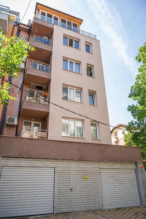 Elegant Spotless Apartment In Sofia Center Экстерьер фото